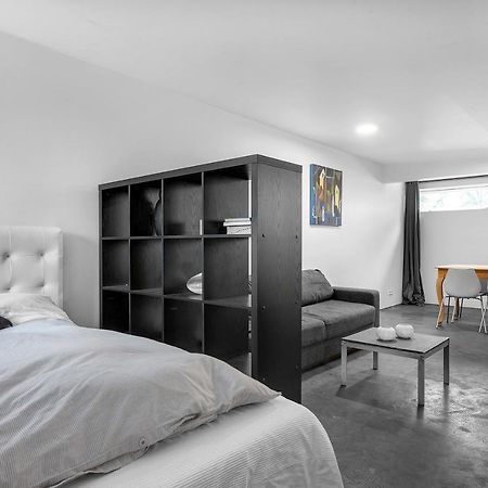 Lovely Studio Apartment With Hot Tub Reykjavík Exteriör bild
