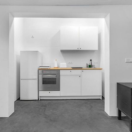 Lovely Studio Apartment With Hot Tub Reykjavík Exteriör bild