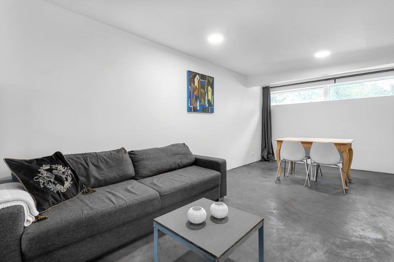Lovely Studio Apartment With Hot Tub Reykjavík Exteriör bild