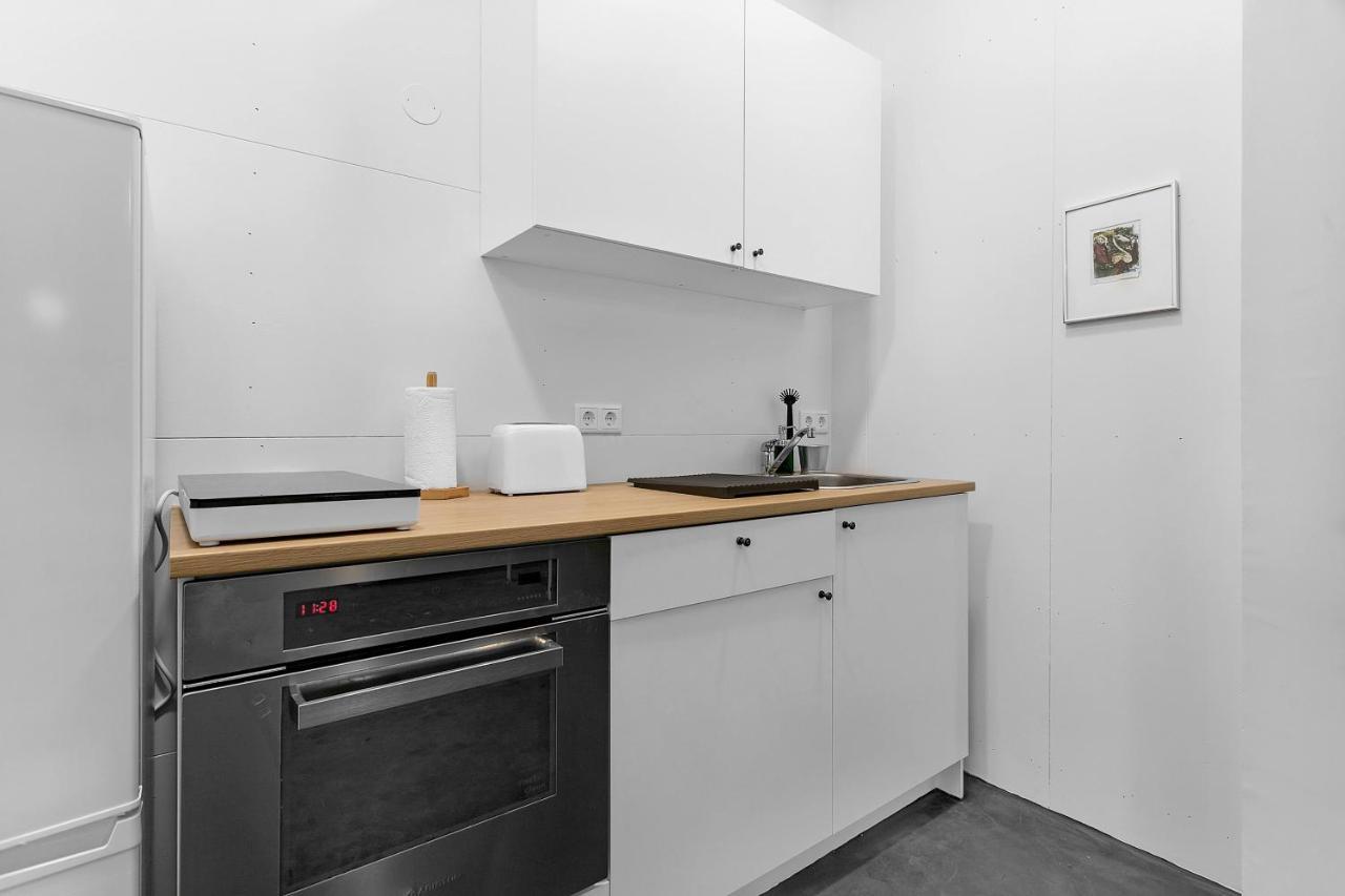 Lovely Studio Apartment With Hot Tub Reykjavík Exteriör bild
