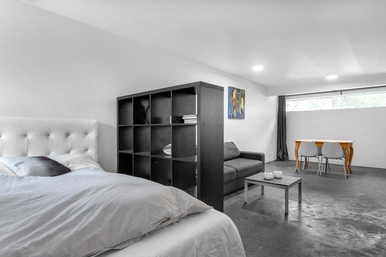 Lovely Studio Apartment With Hot Tub Reykjavík Exteriör bild
